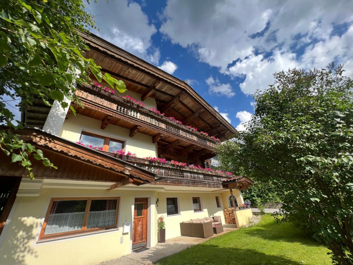 שטום Ferienwohnung Platzhirsch Panorama View Balkon, Gartensauna, Garten, Grillplatz מראה חיצוני תמונה