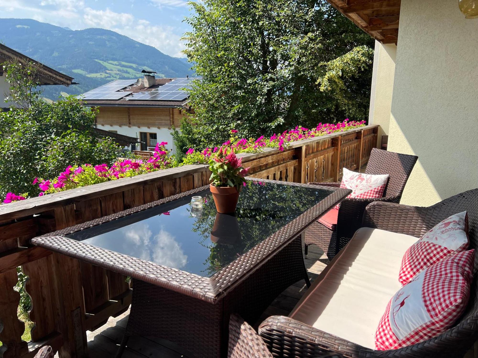 שטום Ferienwohnung Platzhirsch Panorama View Balkon, Gartensauna, Garten, Grillplatz מראה חיצוני תמונה